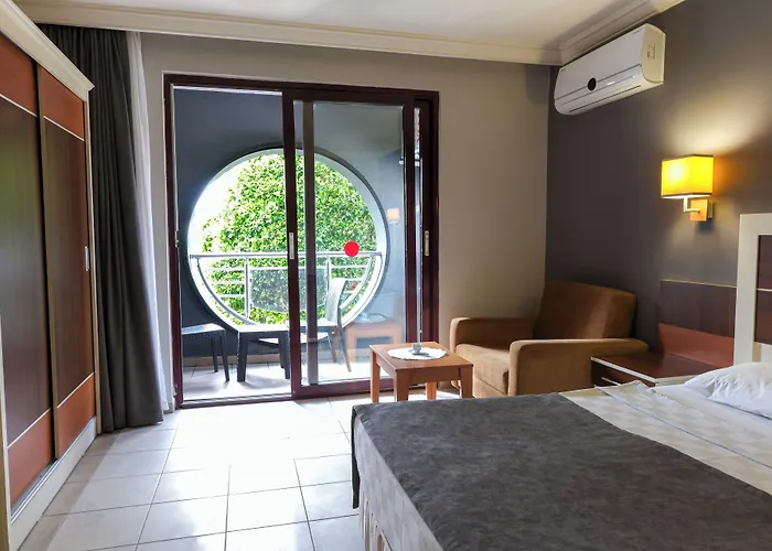 Üdülőközpont Kaila Krizantem 4*
