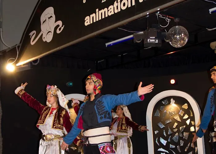 Kaila Krizantem Αλάνια