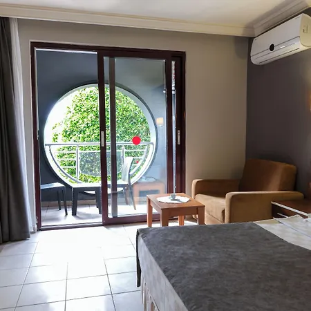 Resort Kaila Krizantem 4*